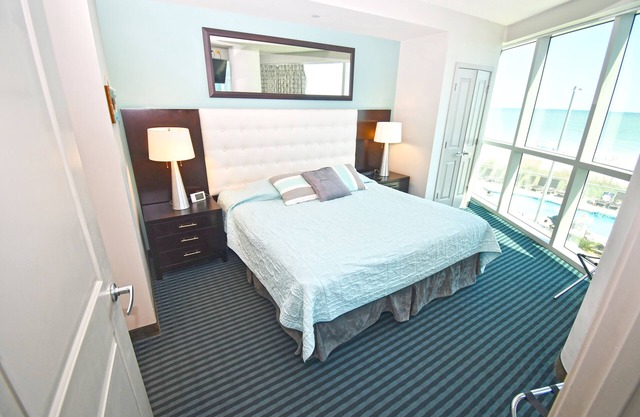 New Amazing Corner/Amazing Views Honeymoon Suite!