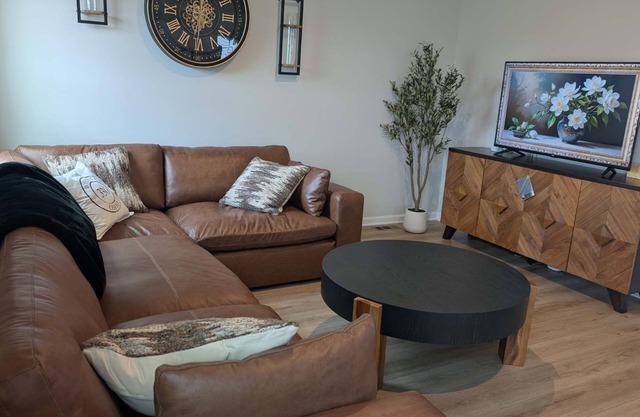 New and Modern 5BR Wooster Stay w/Garage & Loft