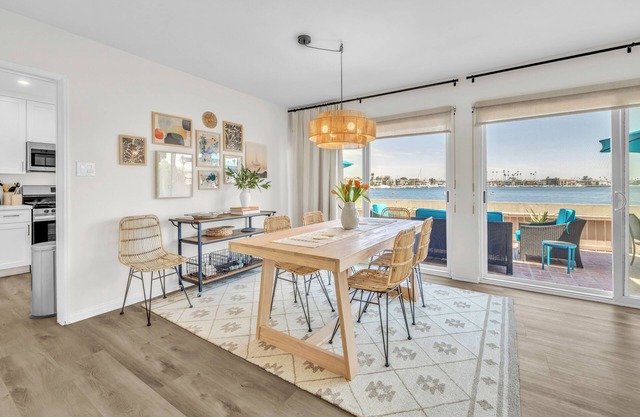 NEW! Bay Front, Ocean Breezes, NEW luxe 2BR/2BA with Parking, AC