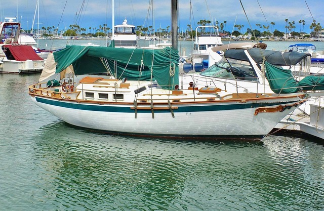 New Beach & Bay Retreat Full of Amenities!