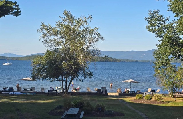 New Beachfront Condo-Walk to Bank of NH Concerts
