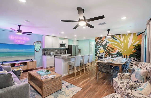 *NEW* Bradenton Bliss Basecamp - 5bed 2bath Sleeps 10