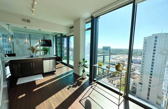 New Buckhead Penthouse w/Immaculate Views
