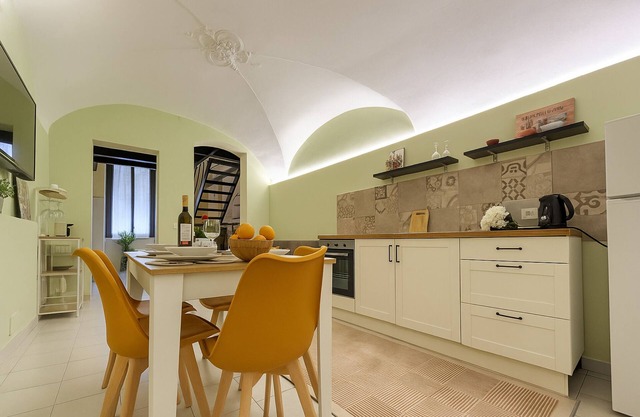 NEW Central Stylish Flat/Private Patio/2min Subway