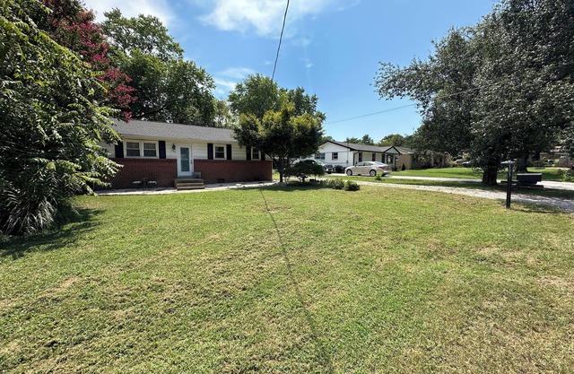 New - Charming Home in historic downtown Franklin!