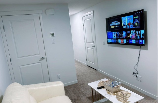 New & Clean 2 Bedroom Basement.One Queen & Full Beds,4 guests, free strt parking