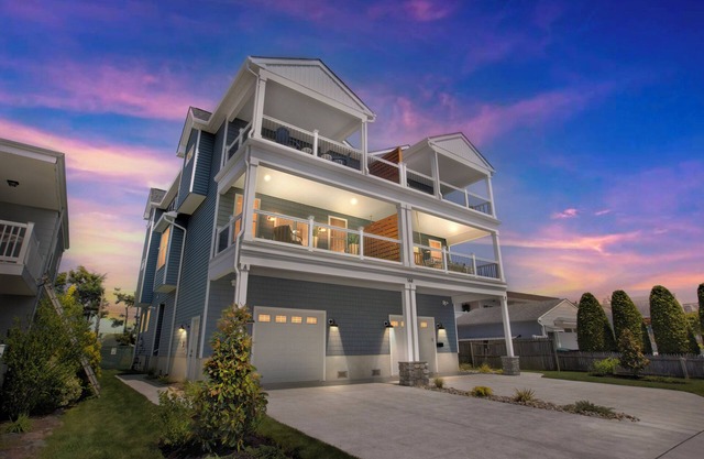 New Construction 3 Story Stunner - One block to beach, parks and shops