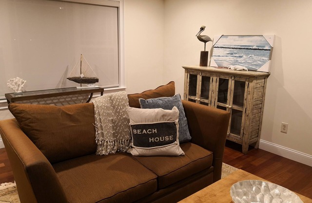 New construction! Craigville Beach, Main St, Playground, Ice cream/restaurants!