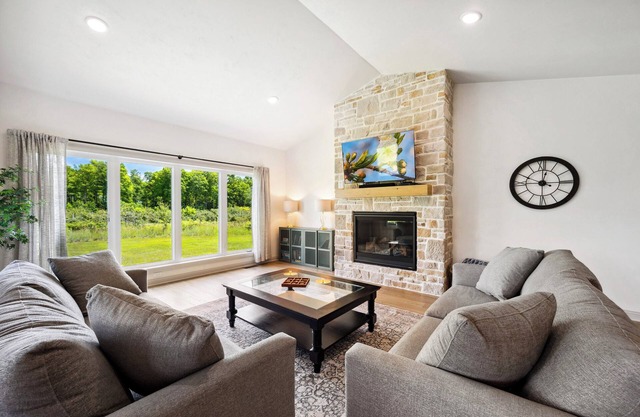 New Construction-Private home in Egg Harbor + great for groups