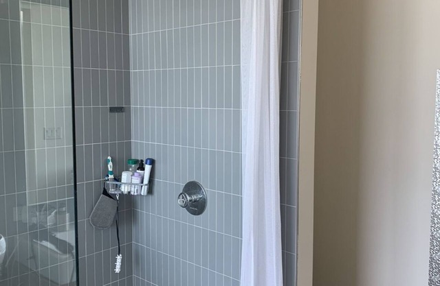 New construction, modern, loft style condo, 5 min to the beach