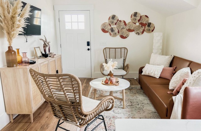 NEW! Convenient & central location to HHI, Sav & Beaufort.