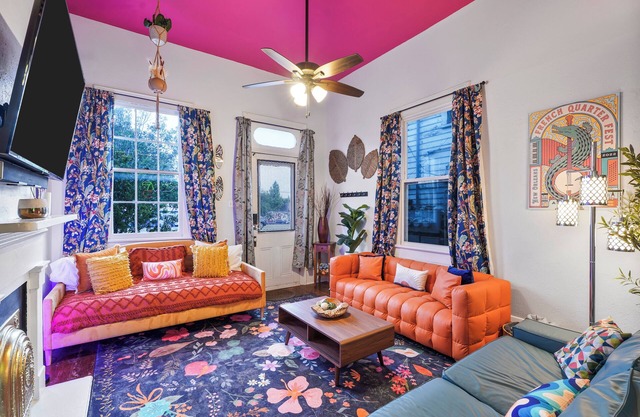 New Cowboy Pool & New Design! by French Quarter, Delightful Renovated Victorian by French Quarter