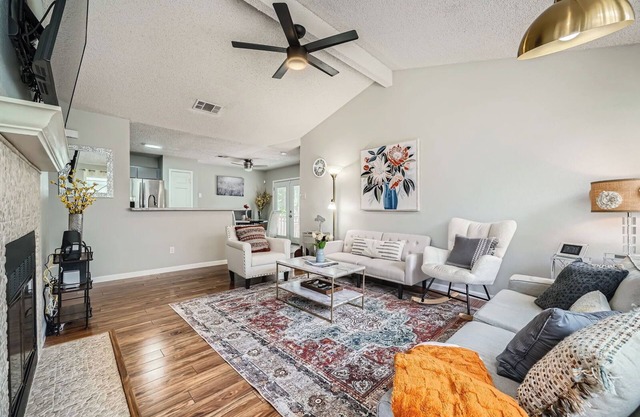 New, Cozy, and Remodeled Austin Home w/Deck