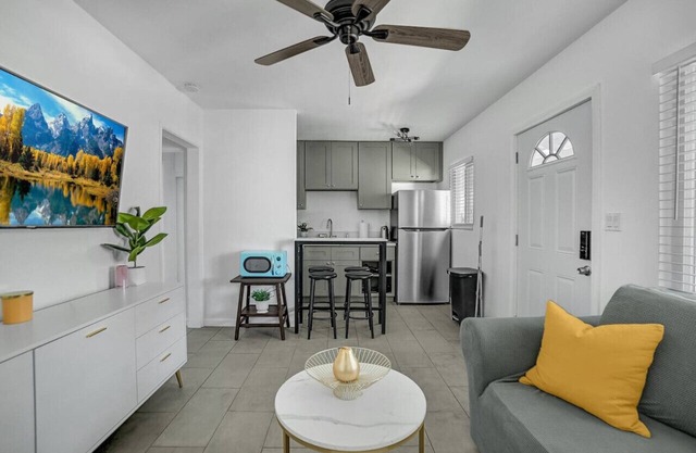 NEW Cozy Beautiful 2BR/1BA Family-Friendly Apartment