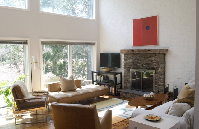 New dates available! Sunny, heated pool, walk to bay beach