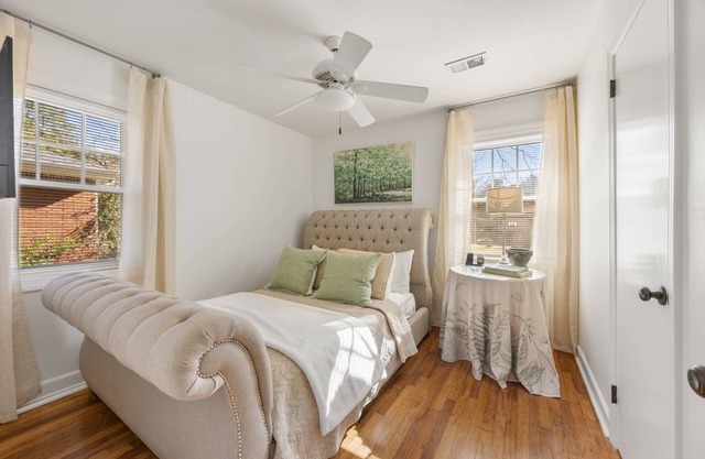New Decatur Townhome with Stylish design, Quiet Neighborhood, & Minutes to Downtown by iTrip Atlanta
