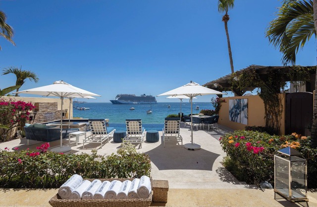 New Decor, Exclusive Oceanfront 4-bd Villa at the Hacienda Beach Club