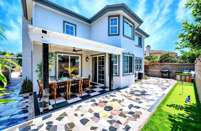 New Designer Home Retreat 16 ppl near Disney Universal DTLA and Beaches.