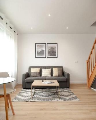 New duplex 1 minute walking from overground