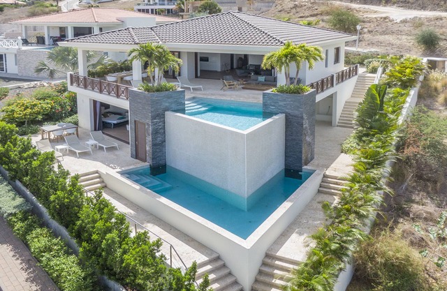 New! Exclusive villa with 2 private swimming pools and sea view