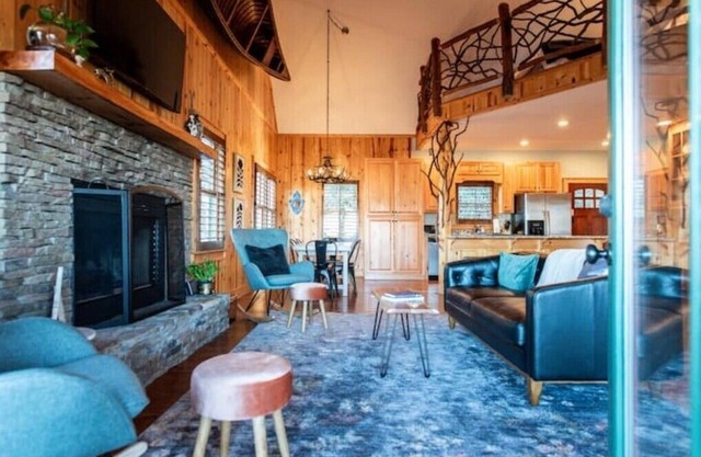 New!Fablewood Cabin, fab views all year. Only 8min to downtown Clayton, Arcaden