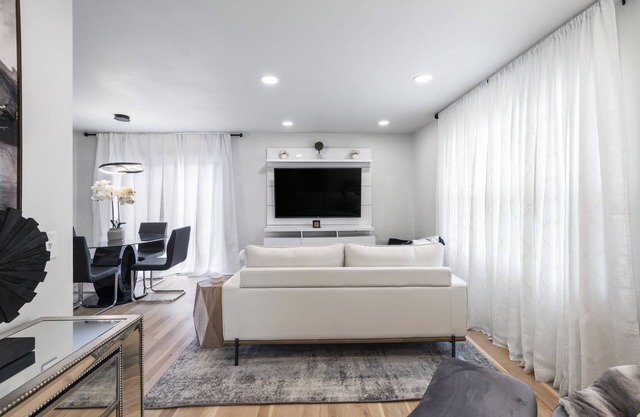 NEW Fabulous 2BR w/Garage Close to Everything