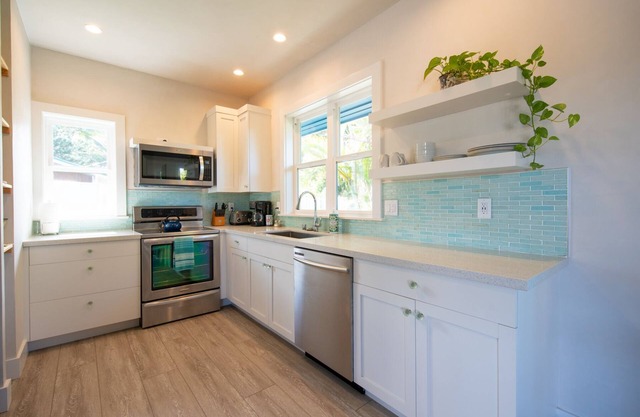 NEW FABULOUS Ku'au Ko 2 bed 2 bath beach ccottage- AC every room 1 mi to Paia