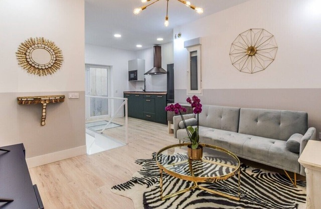 New flat near the centre of Madrid by MH