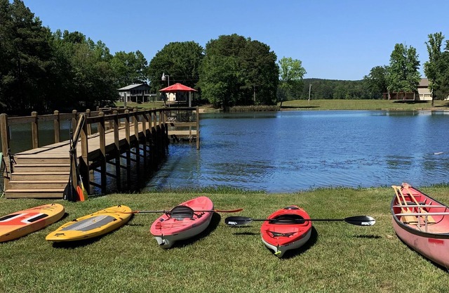 New,fully remodeled vacation hide-a-way ON LAKE Wateree,private dock,fenced yard