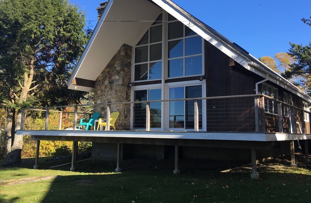 NEW HARBOR MID-CENTURY 60'S CHALET STYLE / A-FRAME