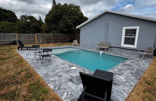 NEW! Heated salt water pool.Walking distance to Atlantic Ave