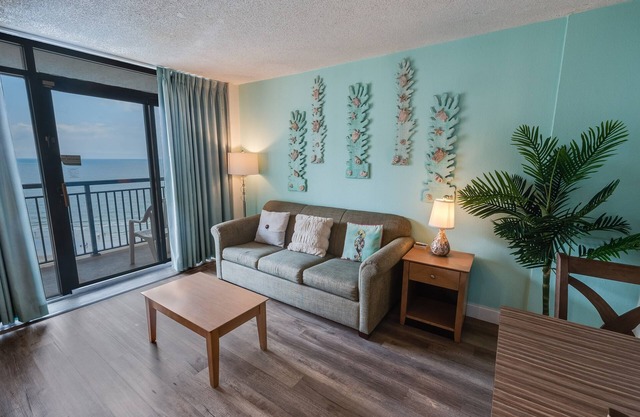 New High Floor, Ocean Front 1BR - Updated Kitchen!