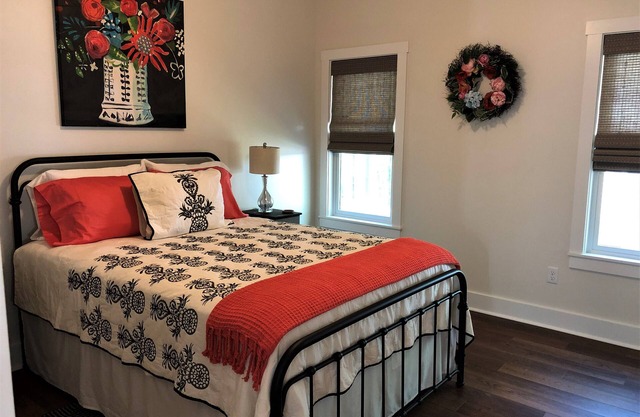 New Home Clean 2.5 Mi Airport 15-20 min ASHEVILLE BILTMORE Breweries HIKING GOLF