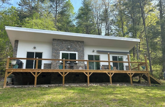 New home close to DuPont and Pisgah National Forest