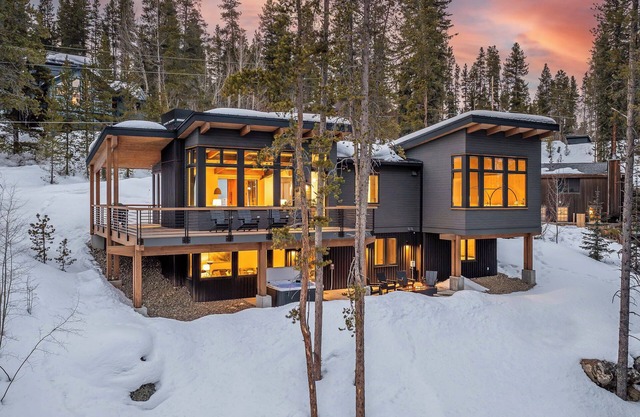New Home, Modern Luxury | Blue Valley Chalet