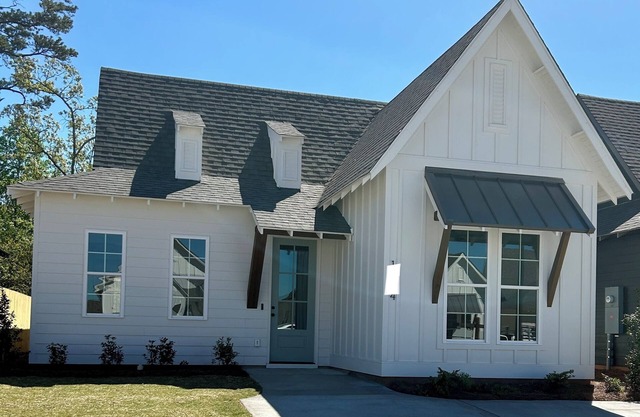 New Home - Perfect location for game day weekends, RTJ golf trips & much more!