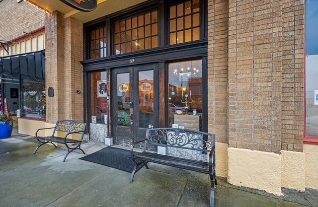 NEW! Hotel Cathlamet Room 216 - Main St Queen