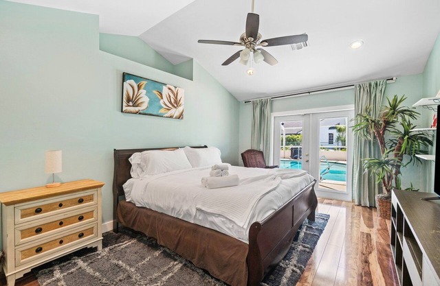 NEW Huge 5BR w/Heated Pool/Spa! Walk to WEF