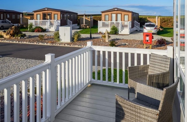 New in 2017. Luxurious 14ft-wide holiday home.
