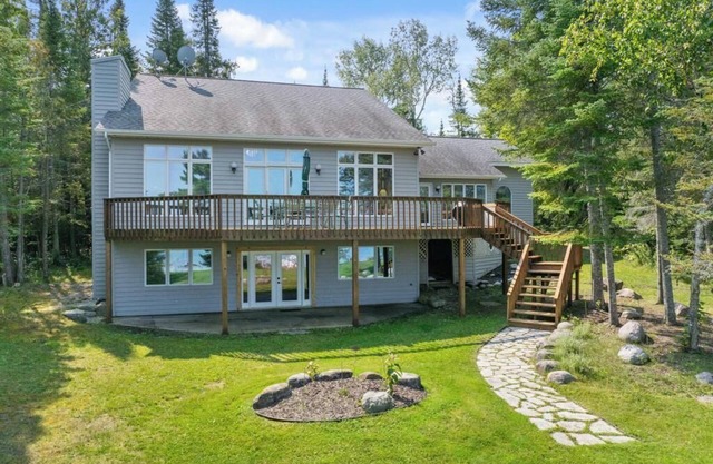 *NEW* Lake Charlevoix Home! 30 Day Minimum!
