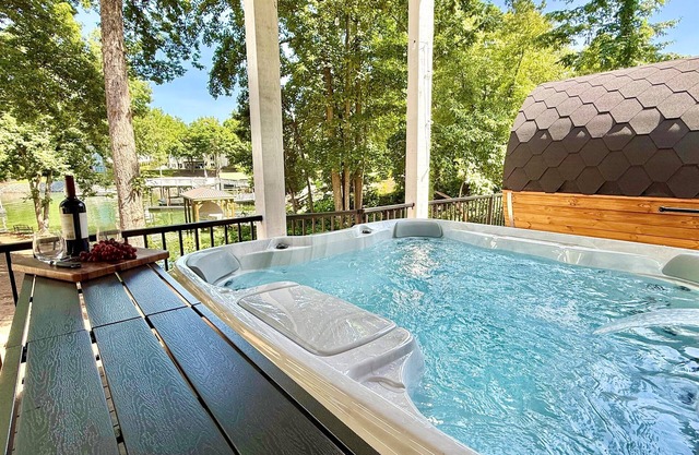 *NEW* Lakefront Wellness Escape Hot tub & Yoga