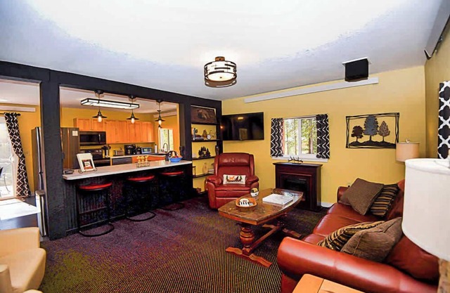 New Listing 3bd "Woodsy Vibe" in Leadville