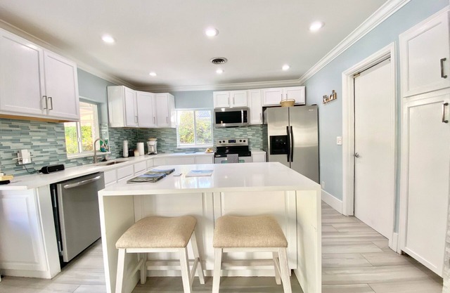 New listing! beach property, sleeps 8+. heated pool. full kitchen and wash.dryer