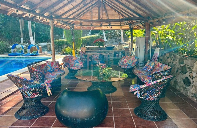 New listing, Casa Rana - quiet one bedroom with ocean view.