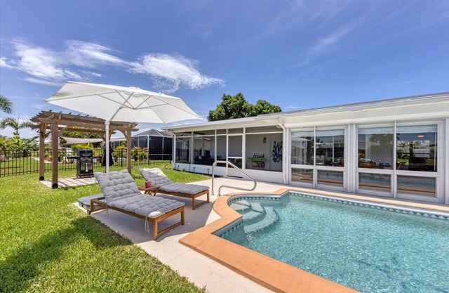 New Listing! Charlotte Harbor Area Resort, 120mi to Disney & 134mi to Universal - GRH747878