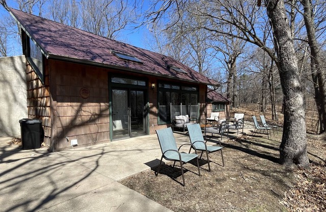 *New Listing* Czarnik Cabin