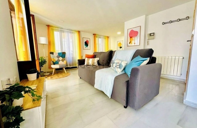 NEW Listing Flat Stiyled 1-bedroom apartment with AC, WiFi in Center València