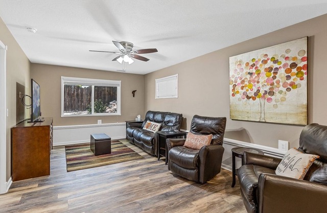 New Listing! Lovely, Enchanting, Family Friendly Home! Central Location!