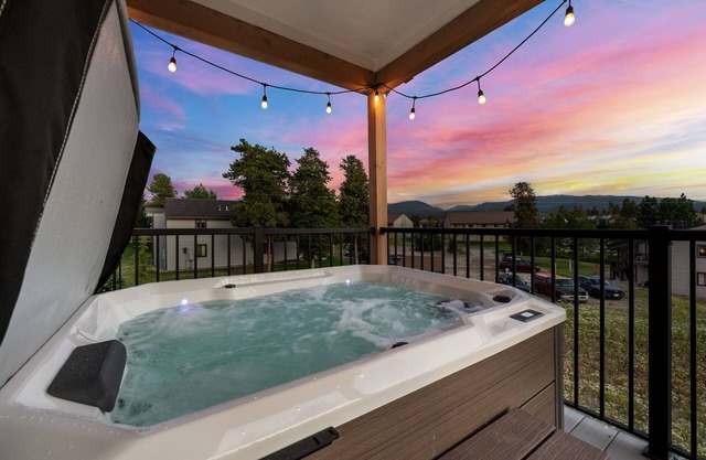 New Listing! Stylish Après-Ski Stay | Walk to Shuttle + Hot Tub