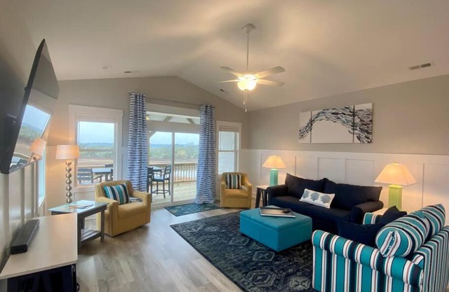 *NEW LISTING!* Surf City 3 Bed/3 Bath Townhome Beach Vacation Getaway!